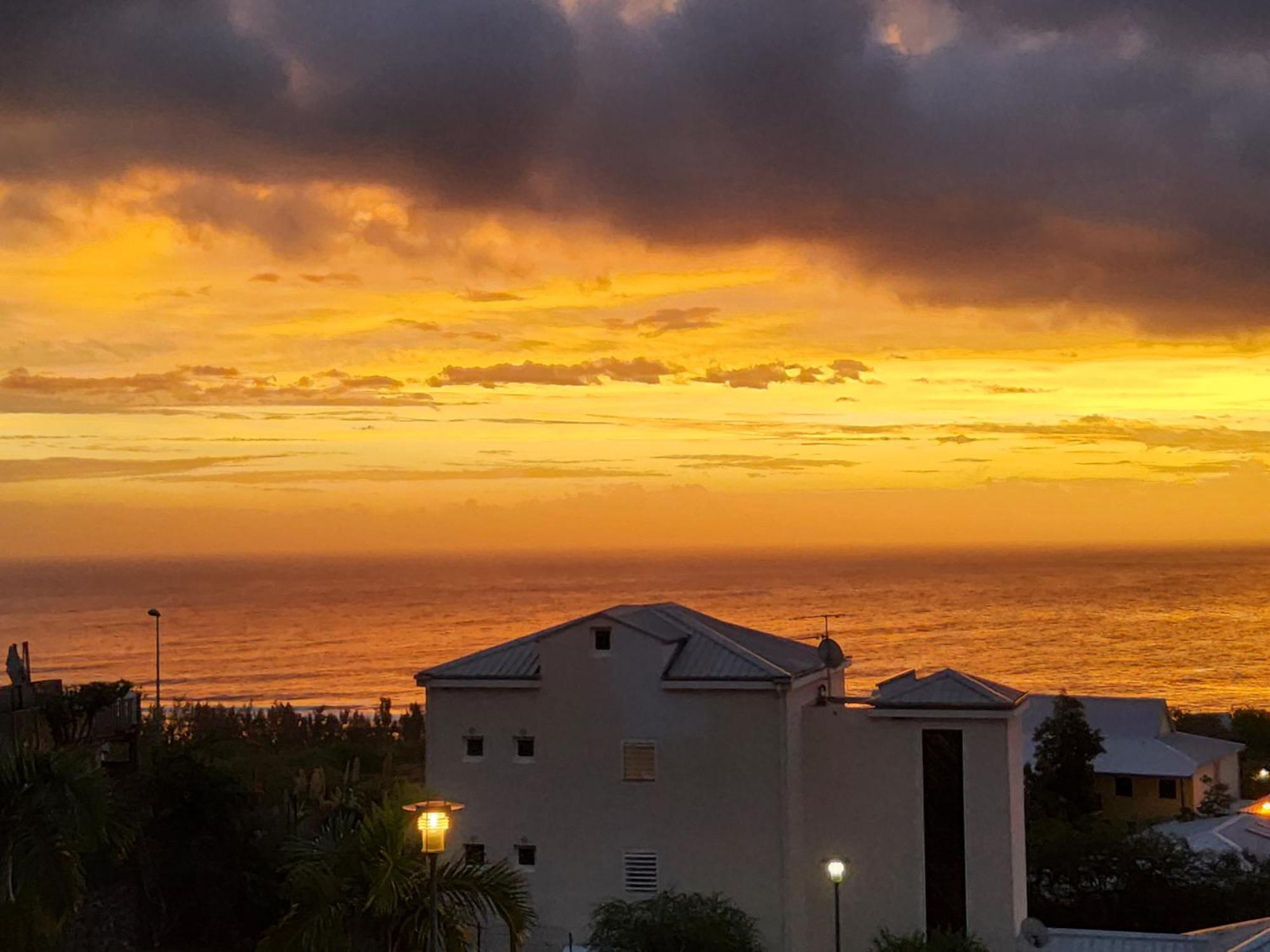 Beau T3 Litchi Vue Ocean Piscine Apartment Saint-Gilles Les Bains Exterior photo
